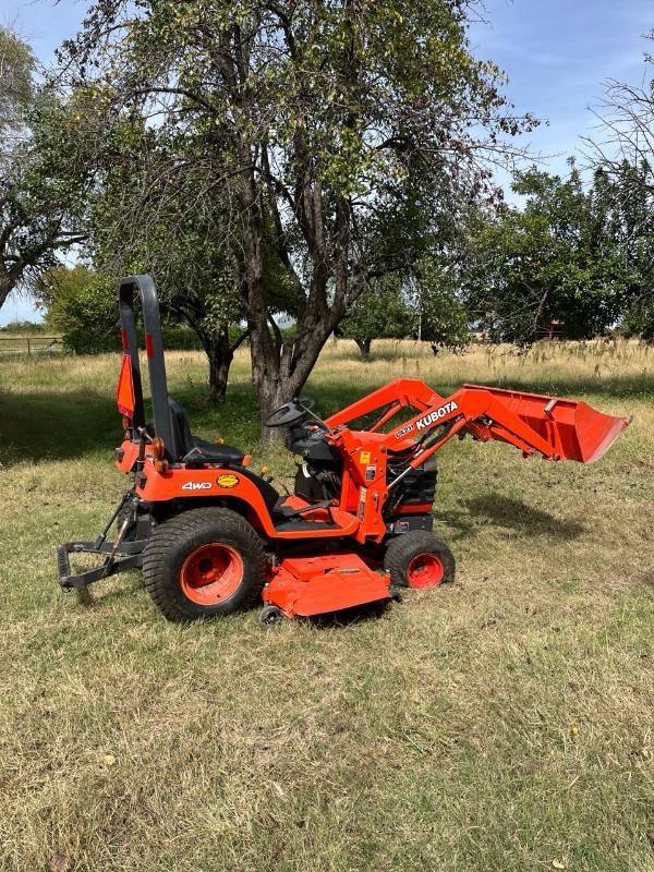 L & L Estate Sales Small but Sweet Farm Machinery Sale with a Kubota ...