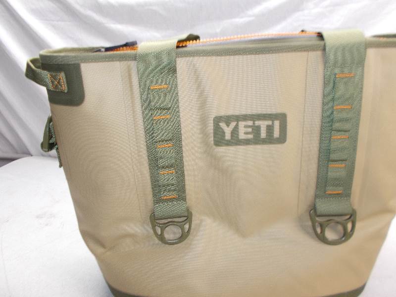 lot 4337 image: yeti cooler bag