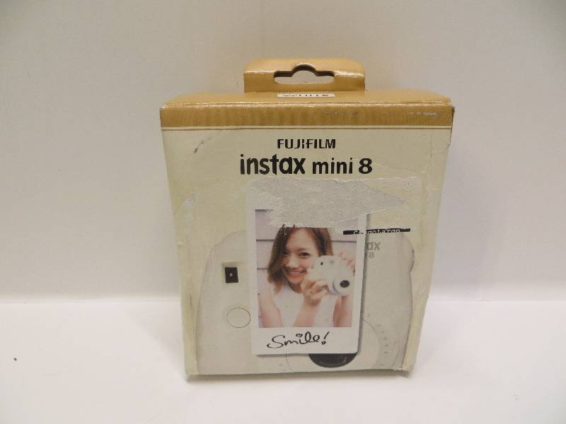 lot 1007 image: Fujifilm instax mini 8