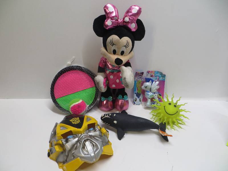 lot 1035 image: Misc toys