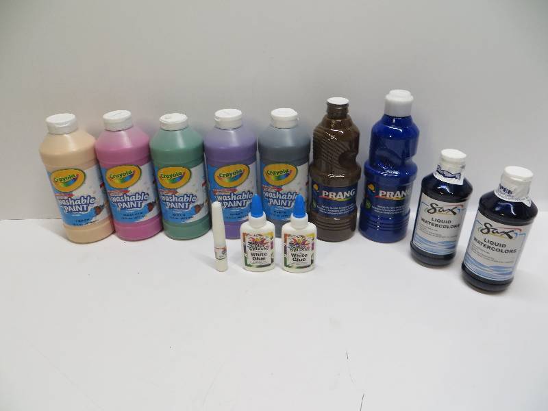 lot 1049 image: Lot of paint and glue