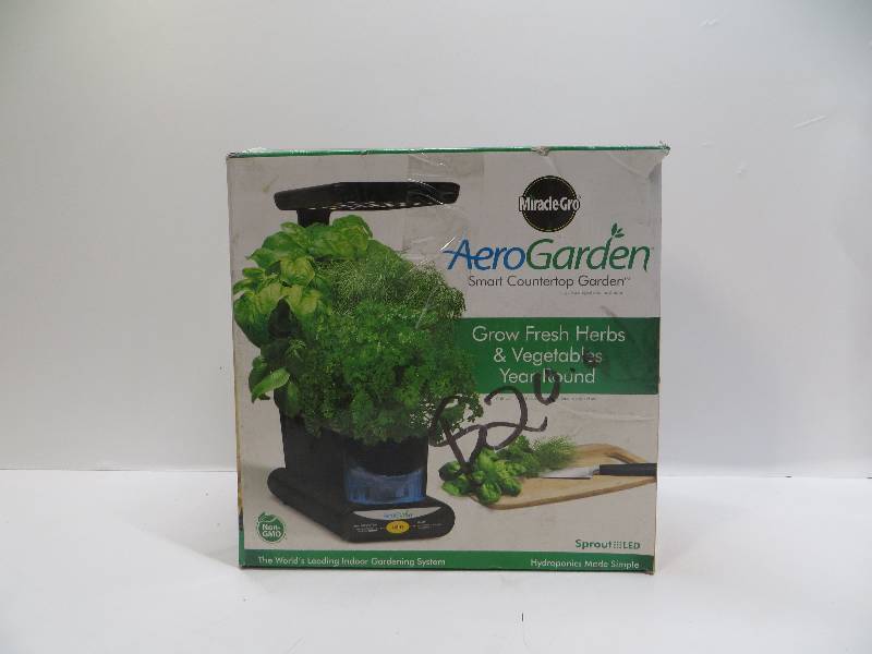lot 1057 image: Miracle-gro aero garden