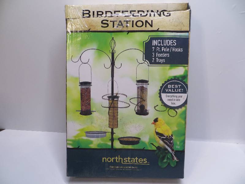 lot 1061 image: Birdfeeding station
