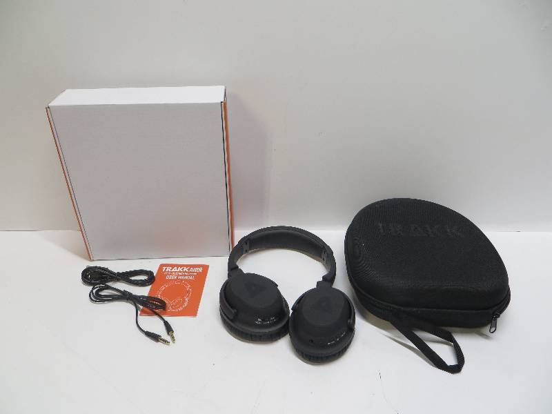 lot 1071 image: Trakk headphones (left hynge broken)