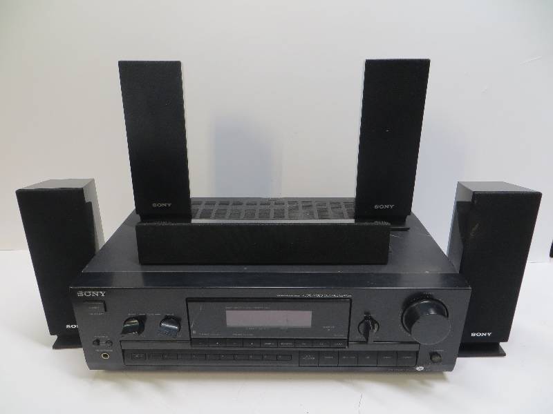 lot 1078 image: Sony AV reciever STR-D390 with 5 Sony speakers