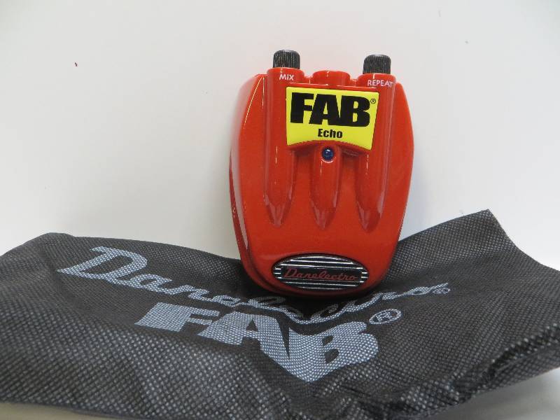 lot 1100 image: Danelectro FAB echo guitar effects