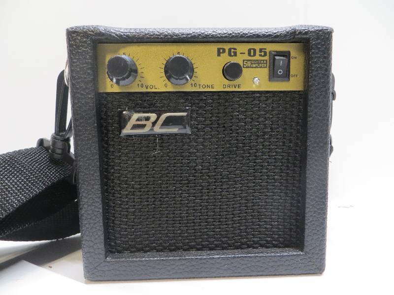 lot 1105 image: BC mini guitar amp PG-05