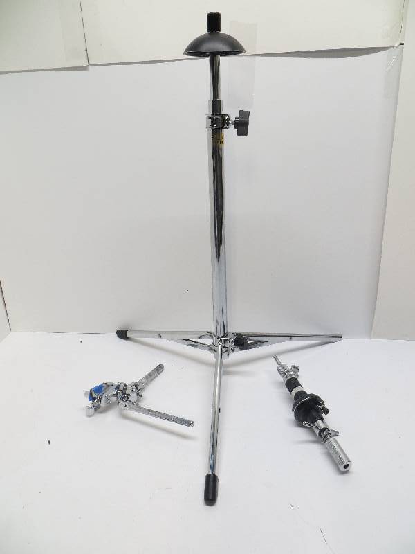 lot 1161 image: Lot of misc music items