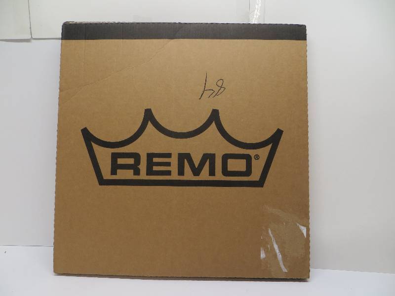 lot 1164 image: Remo pinstripe coated bass 18 model PS-1118-00