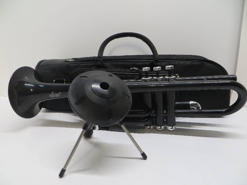 lot 1174 image: Allora black trumpets