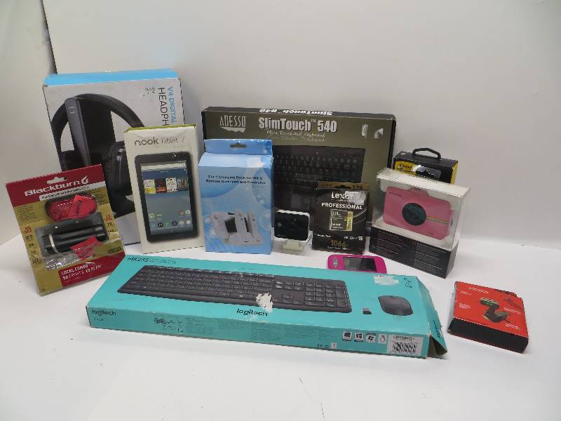 lot 1216 image: Lot of items that are missing items or broken