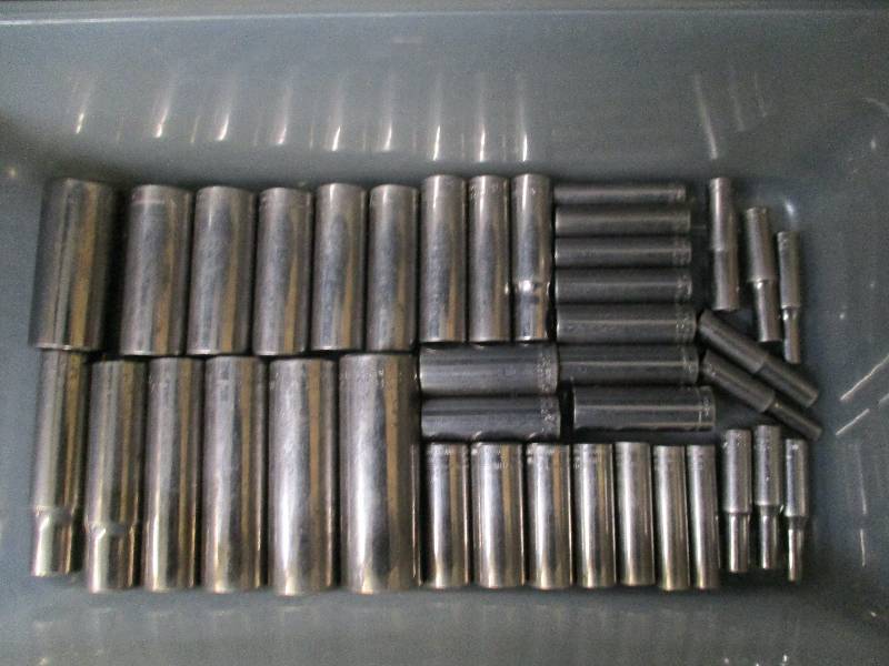 lot 231 image: Lot of Sockets