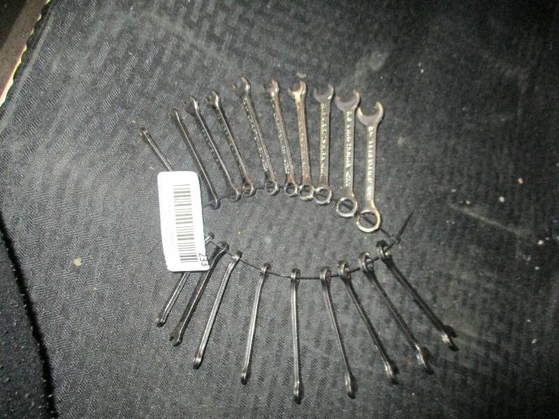 lot 233 image: Set of Craftsman Wrenches Small Set