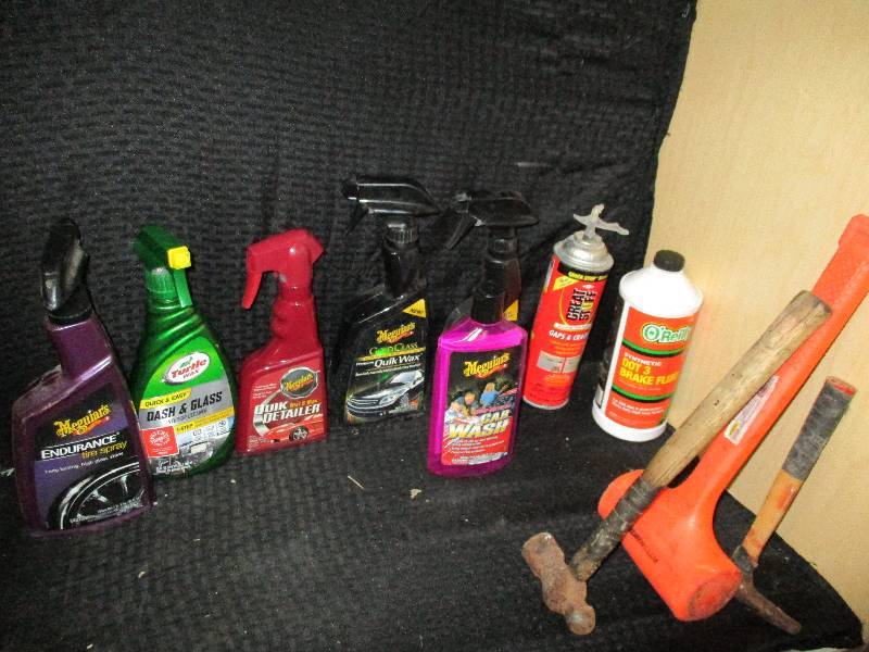 lot 252 image: Lot of Random Items