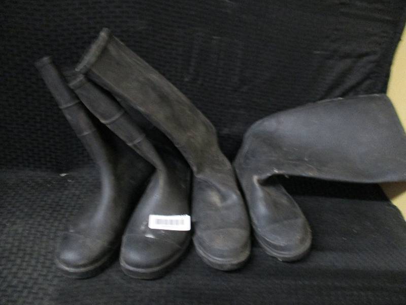 lot 270 image: Rubber Boots