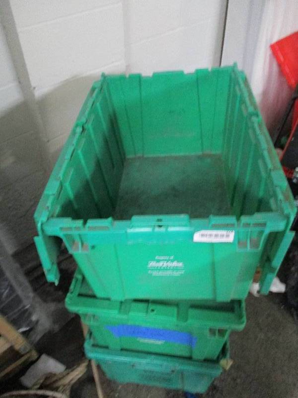 lot 274 image: Lot of Totes