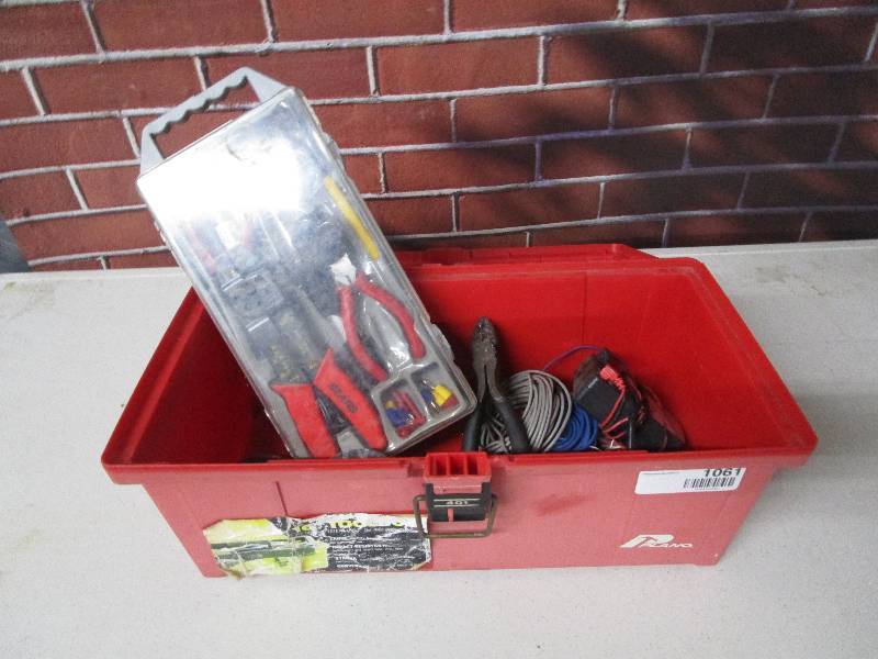 lot 1061 image: Lot of Random Items