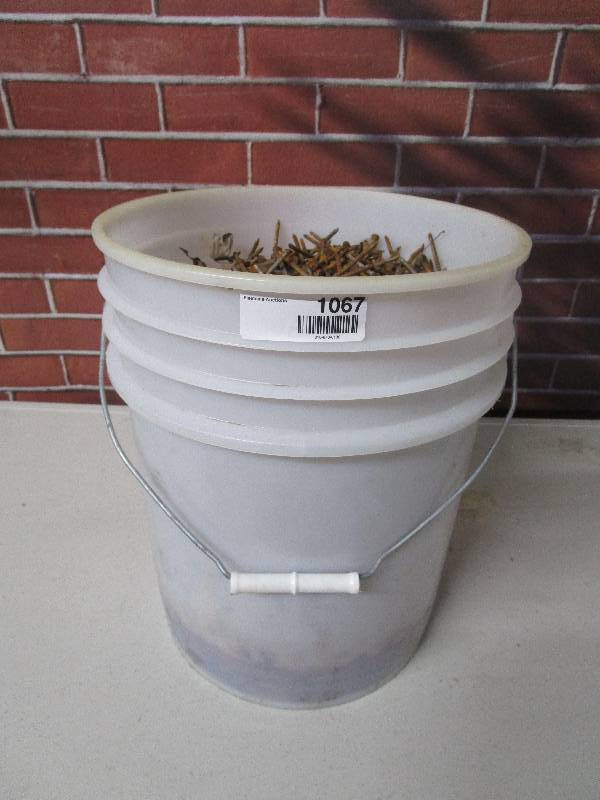lot 1067 image: Tub of Various Nails