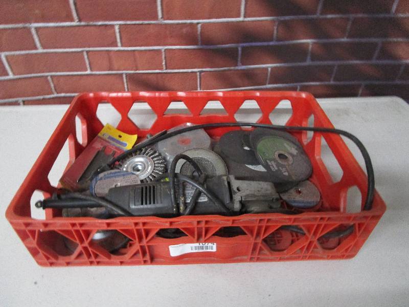 lot 1074 image: Black and Decker Professional Angle Grinder w extra Pads