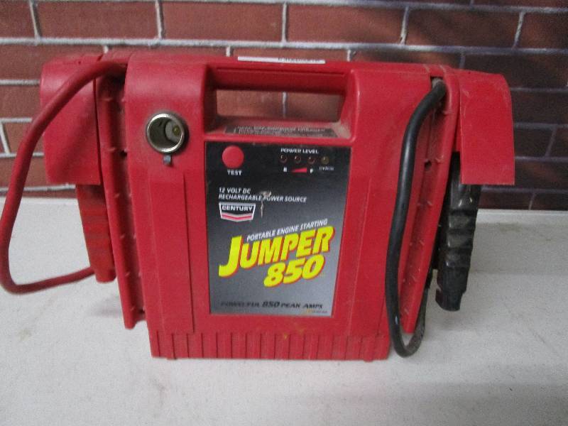 lot 1083 image: Century Portable Engine Starting Jumper 850