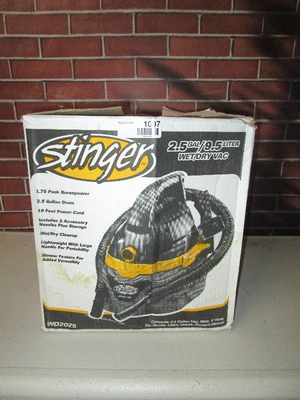 lot 1097 image: Stinger Shop-Vac