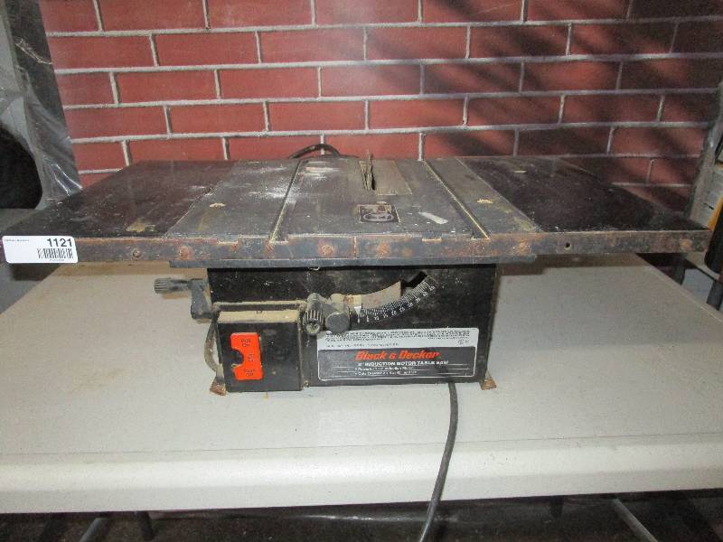 lot 1121 image: Black and Decker 8 Table Saw