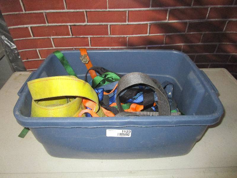 lot 1123 image: Lot of Straps