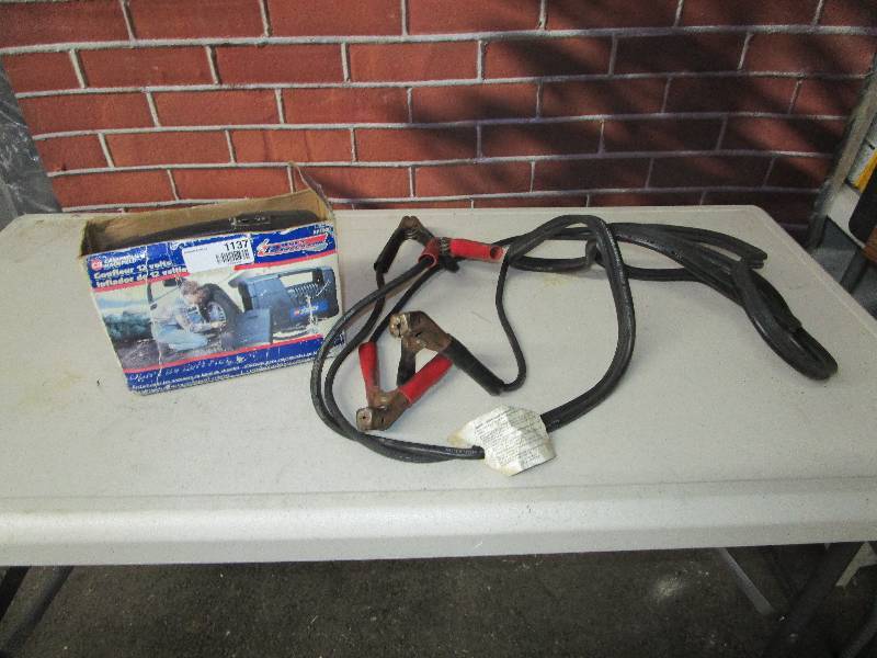 lot 1137 image: Tire Inflator & Jumping Cable Lot