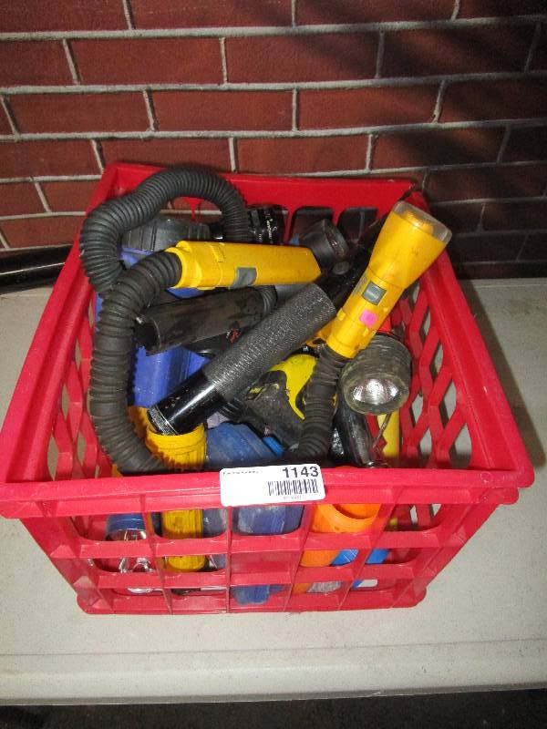 lot 1143 image: Lot of Flashlights