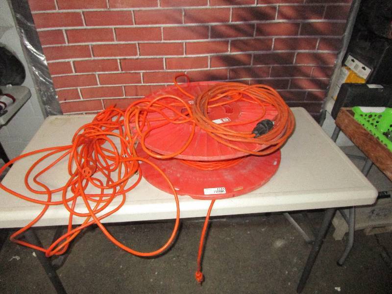 lot 1144 image: Lot of Extension Cords