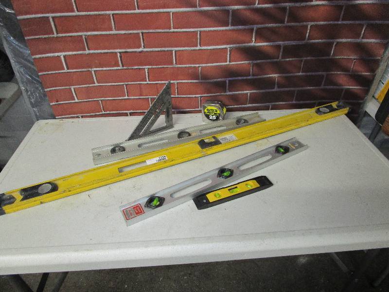 lot 1156 image: Lot of Bubble Rulers