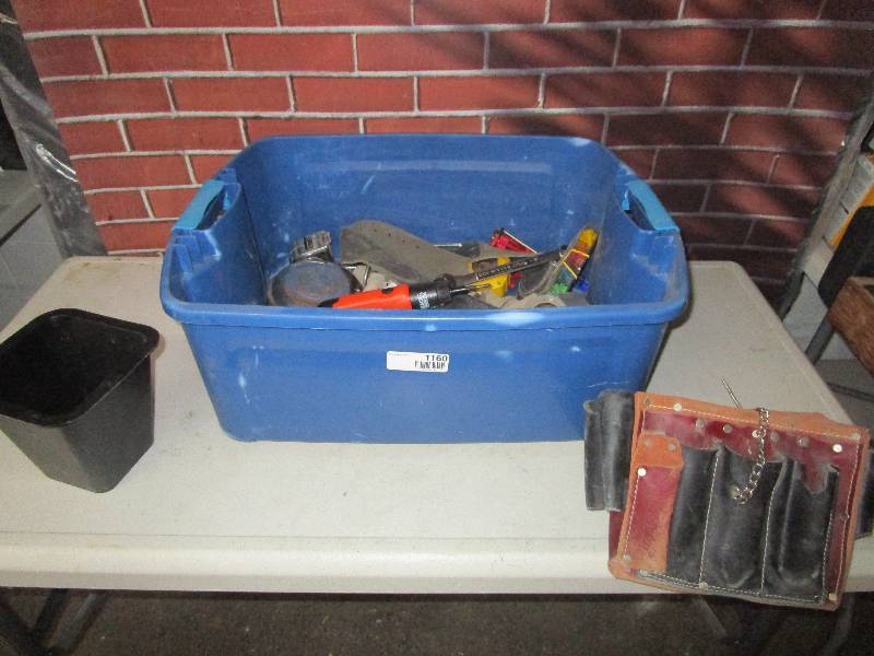 lot 1160 image: Lot of Random Items