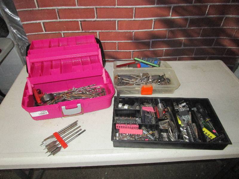 lot 1167 image: Lot of Random Items