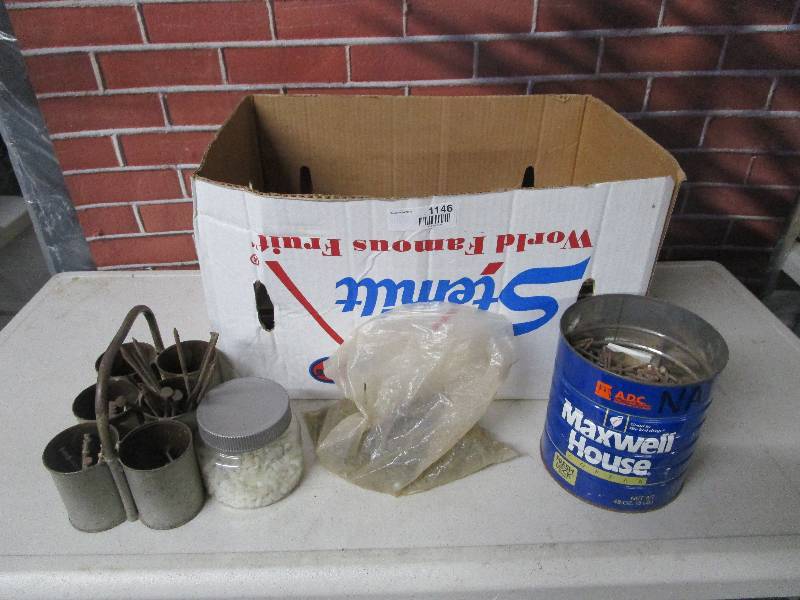lot 1146 image: Lot of Random Items