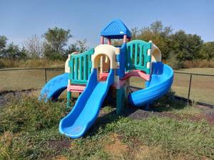 lot 5301 image: Large Little Tikes Outdoor Playset