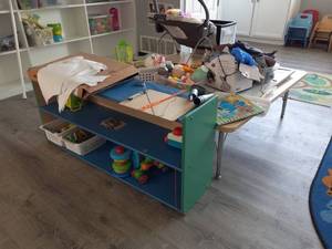 lot 5335 image: Lot Of Childrens Room Furniture