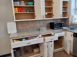 lot 5339 image: Entire Contents Of Kitchen