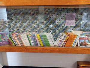 lot 5343 image: Large Lot Of Daycare Pre K Books