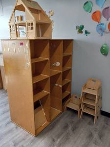 lot 5349 image: Jonti-Craft Childrens Storage Cubby And Childrens Chairs