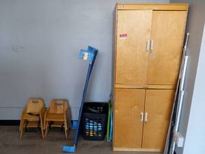 lot 5350 image: Lot Of Childrens Room Furniture