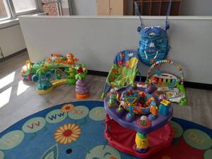 lot 5362 image: Childrens Floor Toys And Large ABC Rug