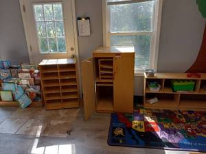 lot 5385 image: (4) Pieces Of Childrens Furniture