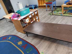 lot 5387 image: (4) Pieces Of Childrens Room Furniture