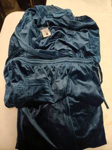 lot 20149 image: mans pajamas blue size extra large