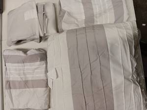 lot 20094 image: Matching Decorative Pillow, Two Shams