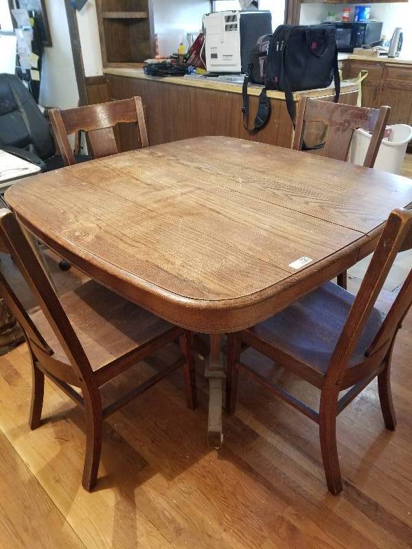 lot 2007 image: Antique Dining Room Table with Chairs and Leaf