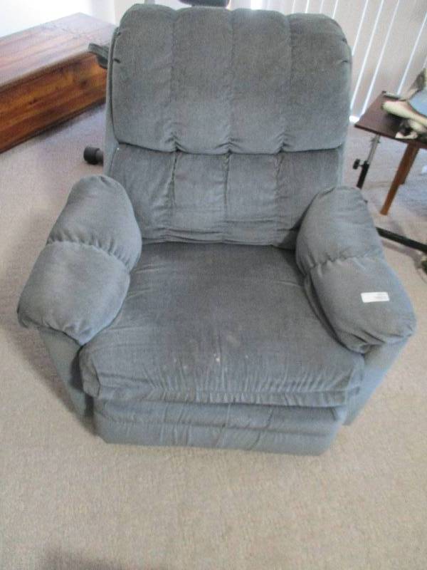 lot 2031 image: Recliner