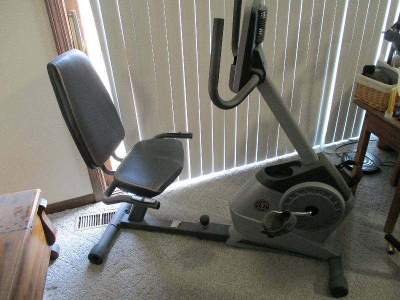 lot 2025 image: Golds Gym iFit Bike iPod Compatible