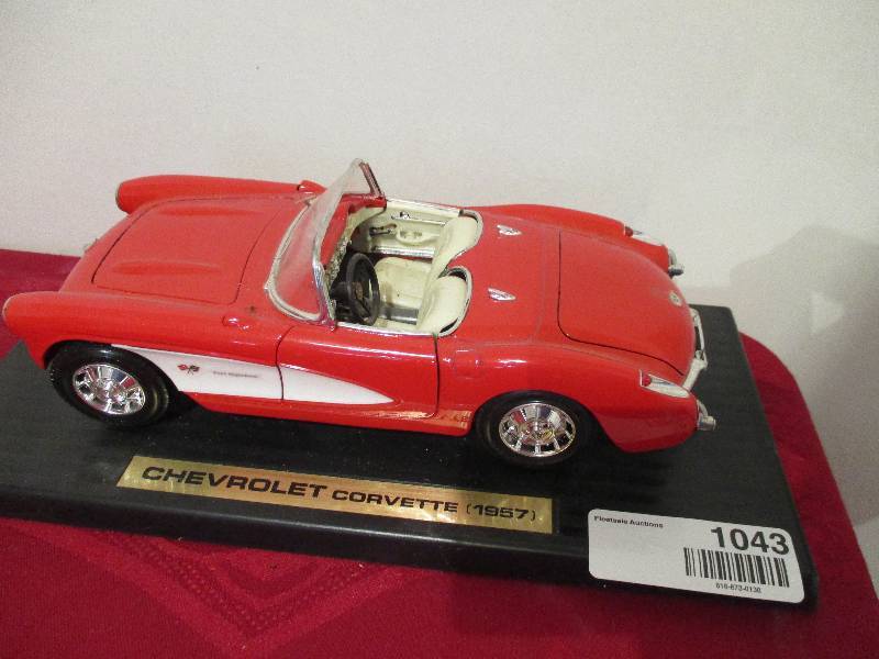 lot 1043 image: Chevy Dorvette 1957 Diecast on Stand