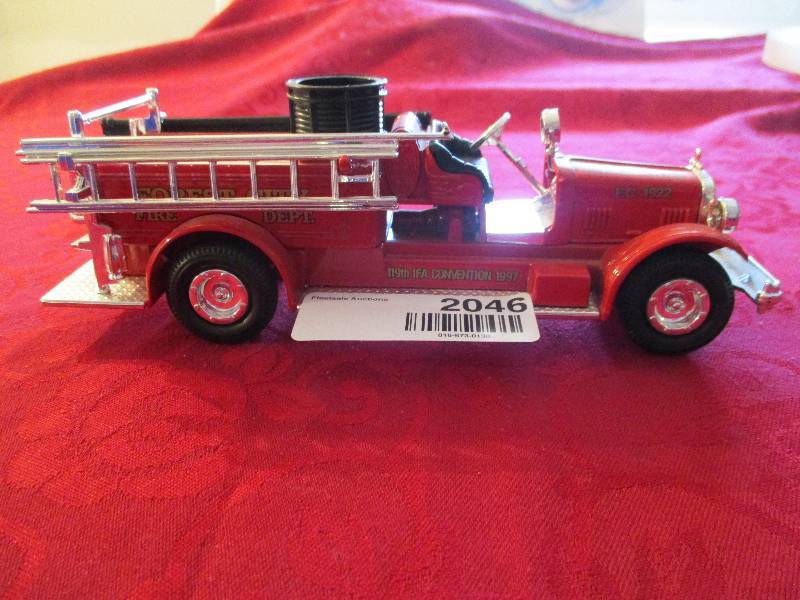 lot 2046 image: Diecast Fire Truck